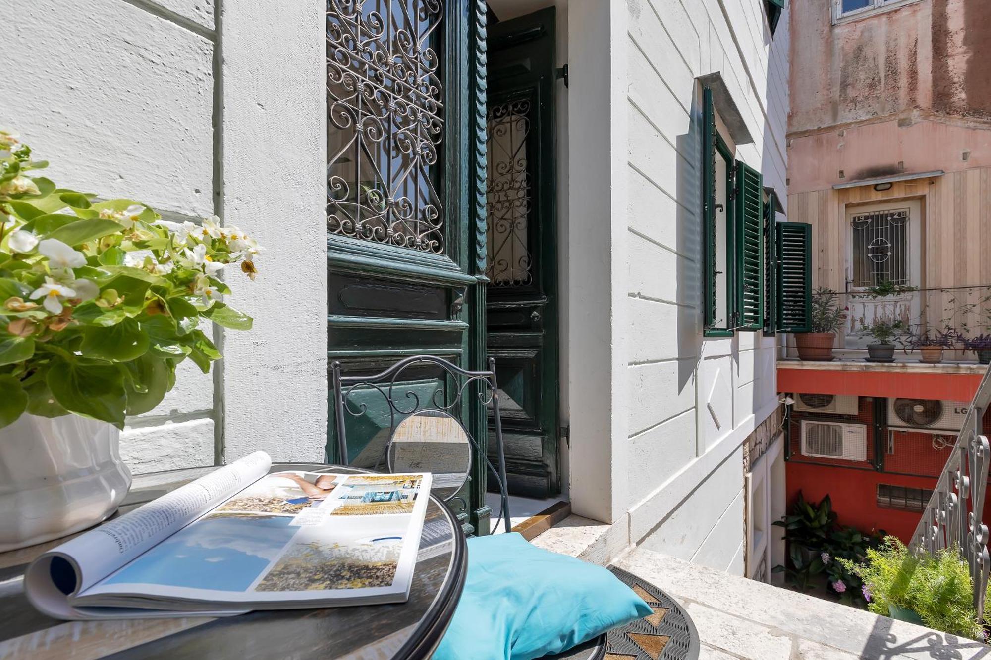 Apartment Dvor Kalalarga Makarska Bagian luar foto