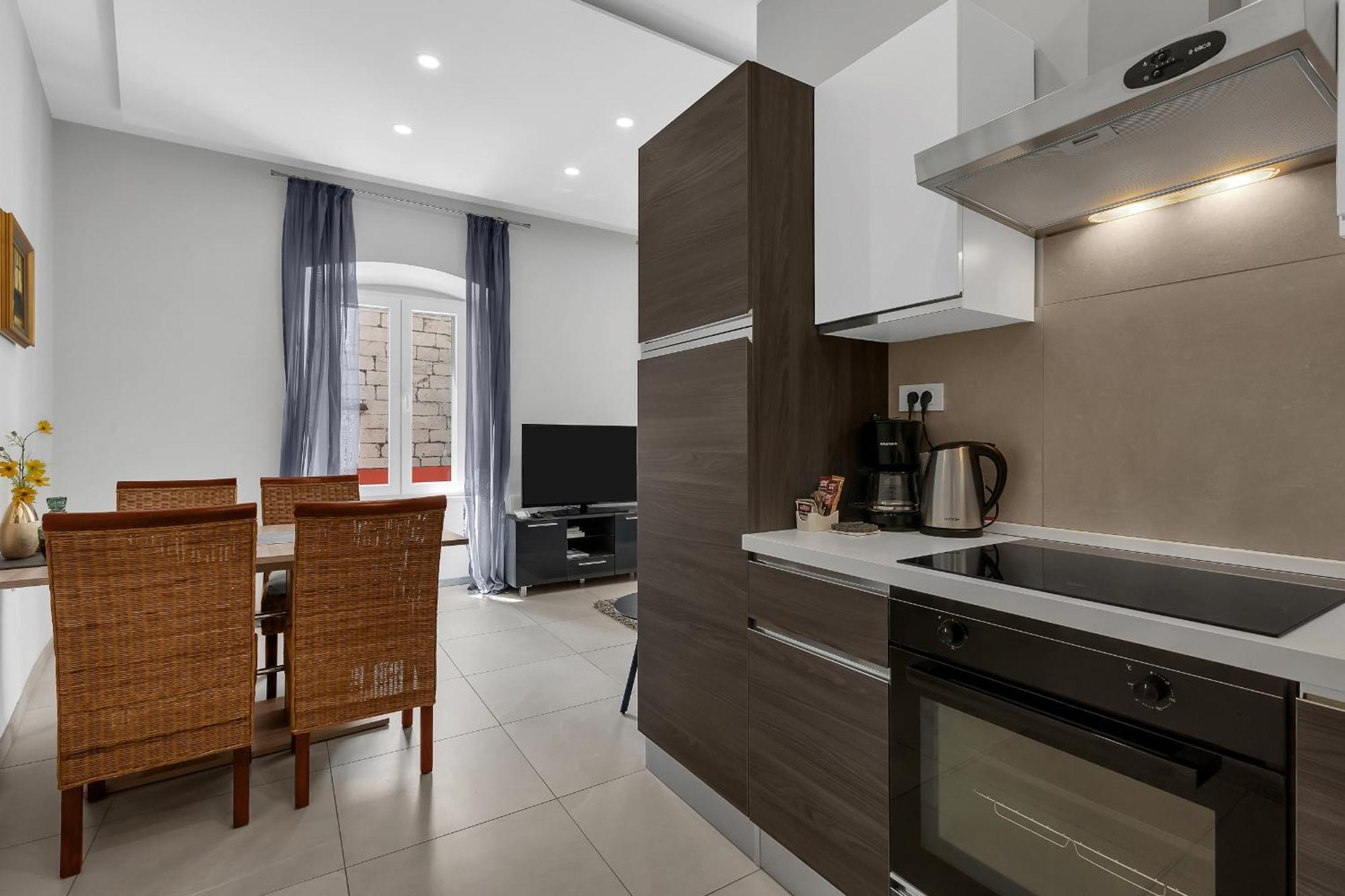 Apartment Dvor Kalalarga Makarska Bagian luar foto