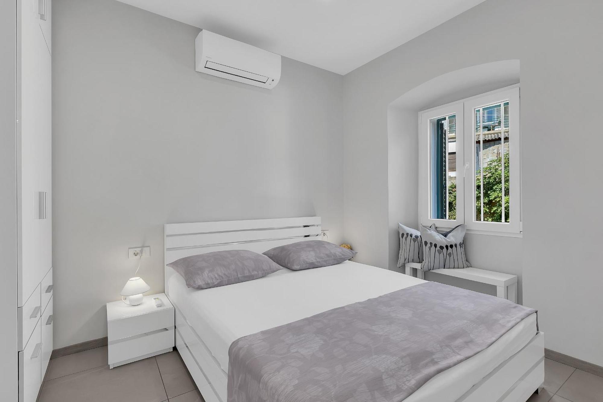 Apartment Dvor Kalalarga Makarska Bagian luar foto