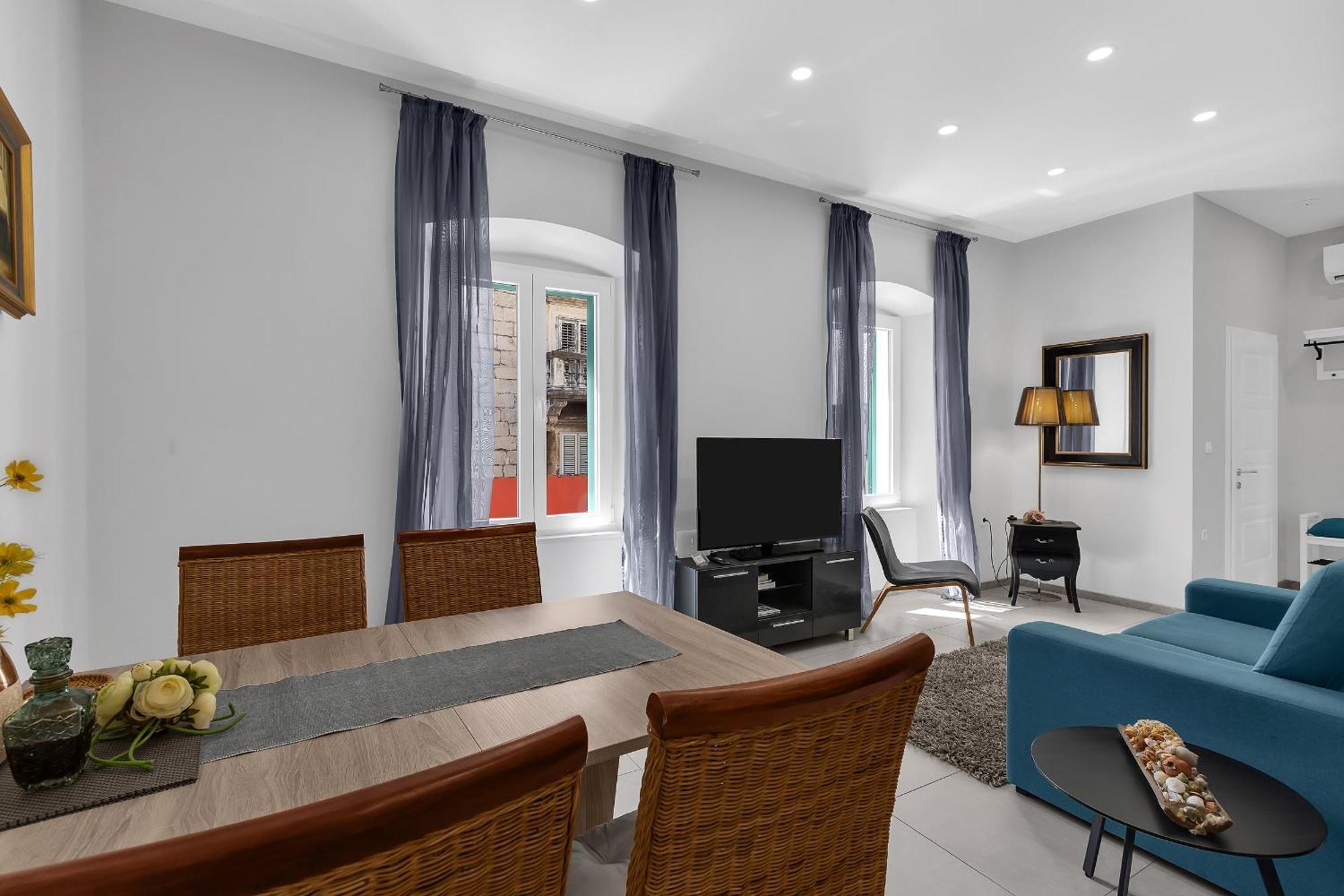 Apartment Dvor Kalalarga Makarska Bagian luar foto