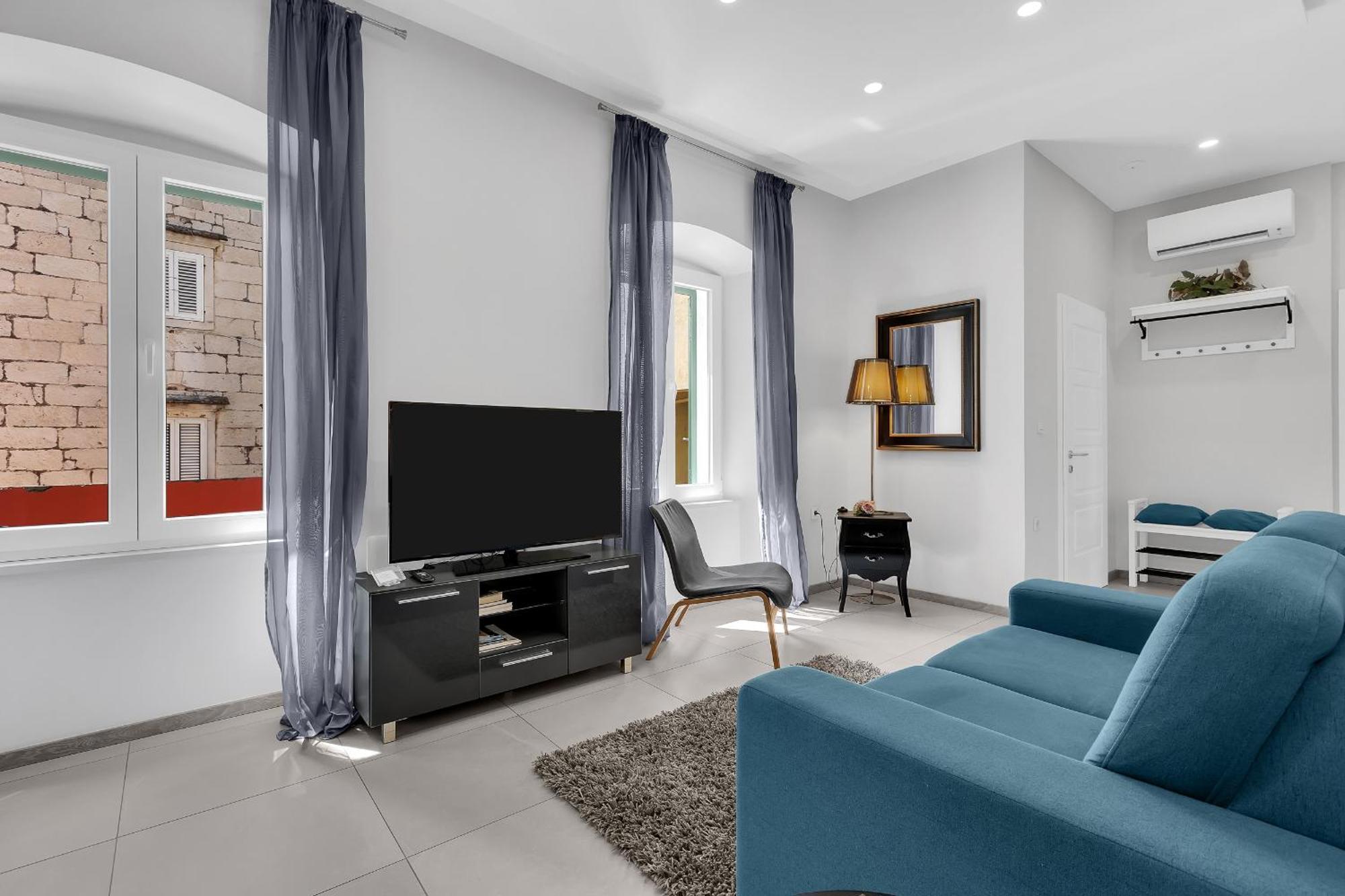 Apartment Dvor Kalalarga Makarska Bagian luar foto