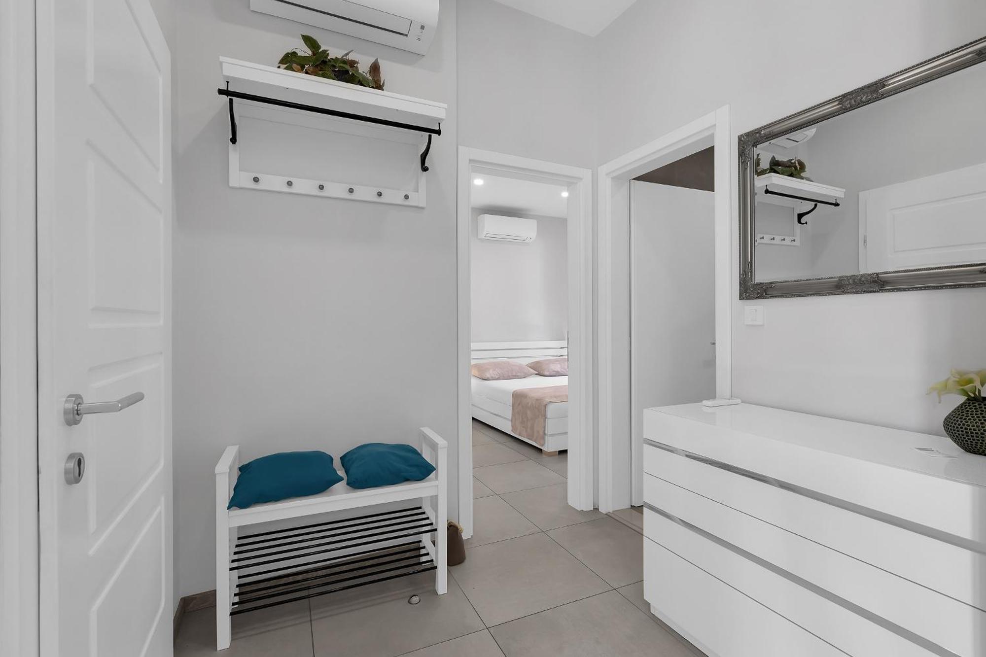 Apartment Dvor Kalalarga Makarska Bagian luar foto