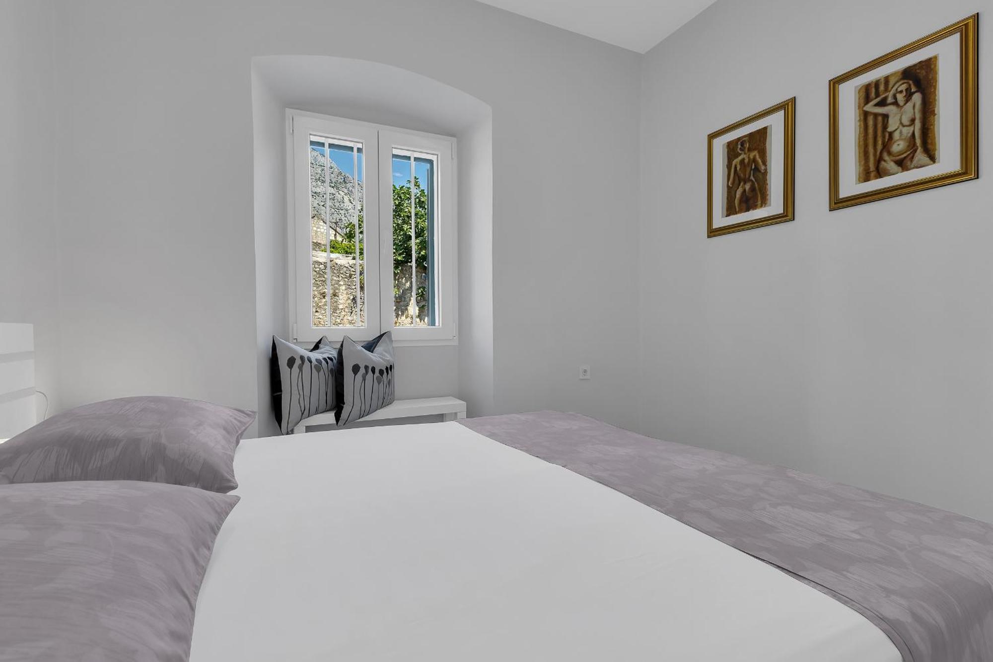 Apartment Dvor Kalalarga Makarska Bagian luar foto