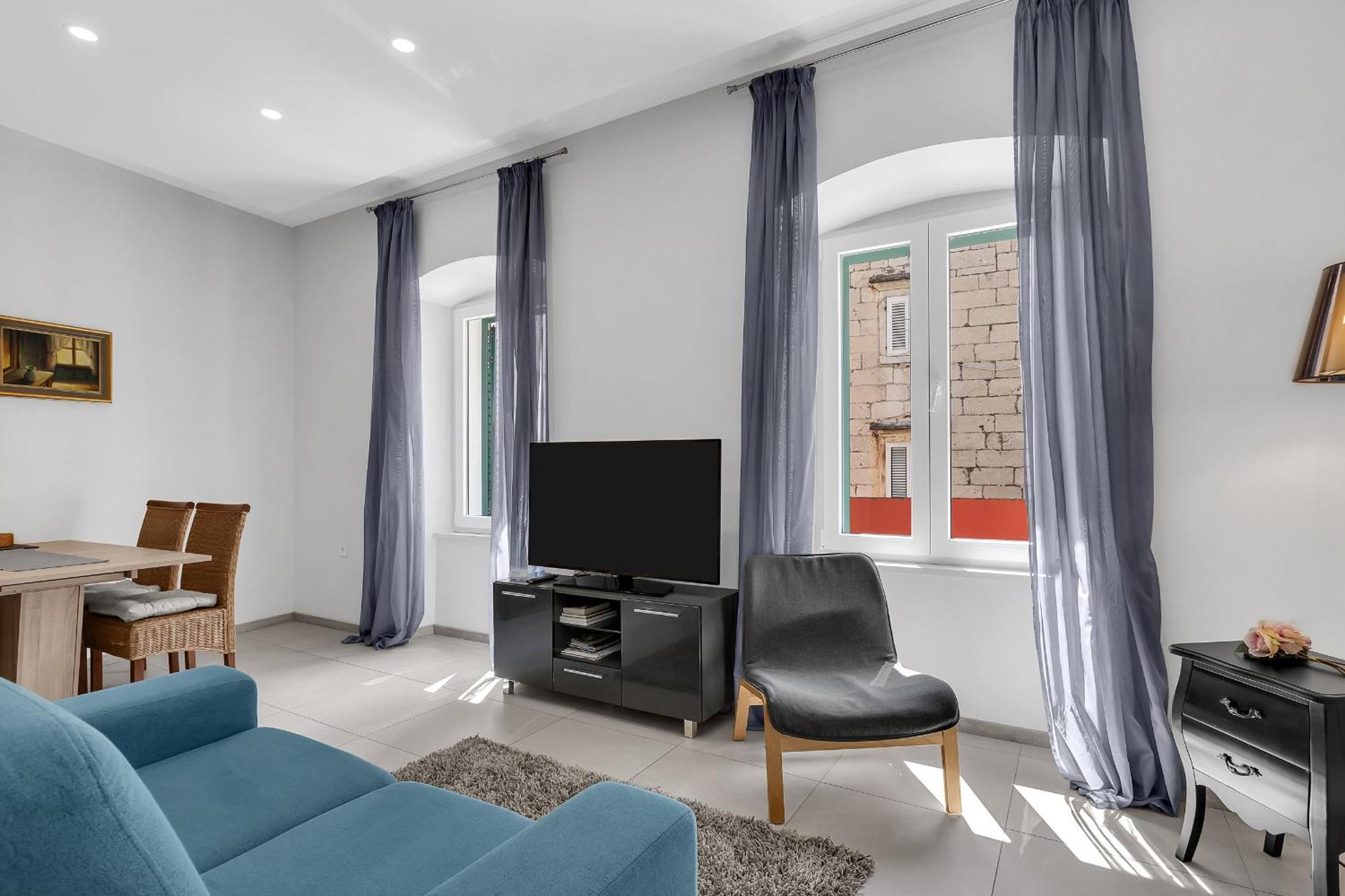 Apartment Dvor Kalalarga Makarska Bagian luar foto