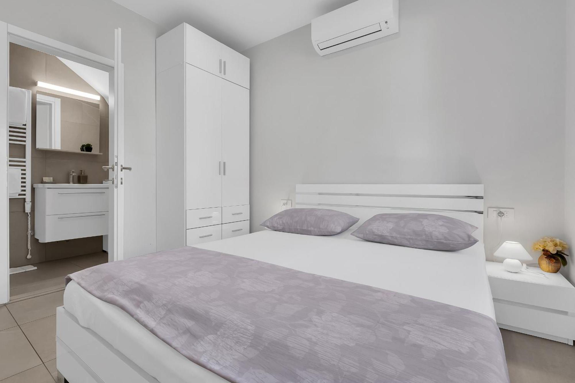 Apartment Dvor Kalalarga Makarska Bagian luar foto