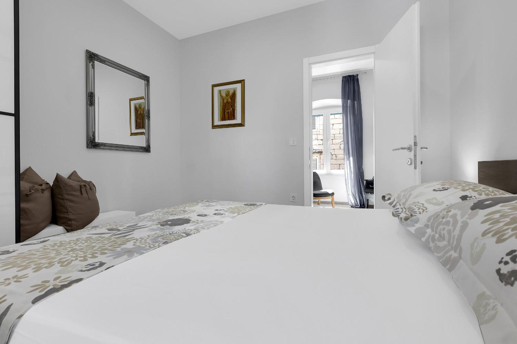 Apartment Dvor Kalalarga Makarska Bagian luar foto